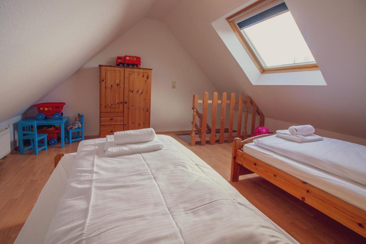 Haus Leuchtturm - Flut Apartment Krummhörn Екстериор снимка